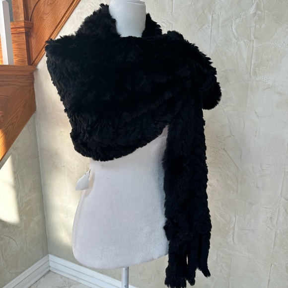 NWT Black Rabbit Cape 180 x 50" - Picture 3 of 7